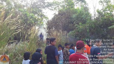 KEBAKARAN HUTAN DAN LAHAN DI GANG MERAH DELIMA 1, KELURAHAN AIR ITAM